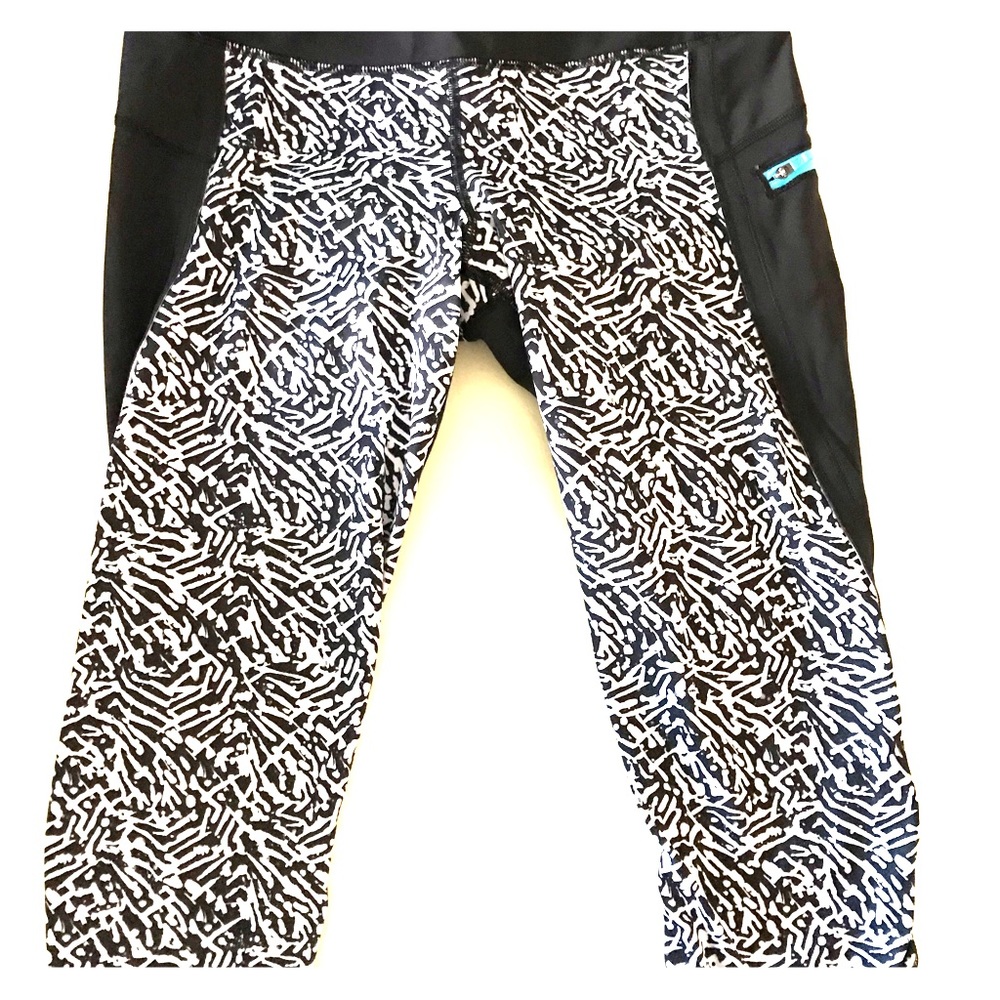 Lululemon crop leggings. Size 8.